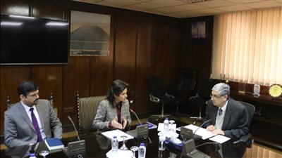 وزير الكهرباء يلتقى مع الرئيس التنفيذي لشركة سيمنز انيرجي لبحث سبل التعاون المستقبلى 