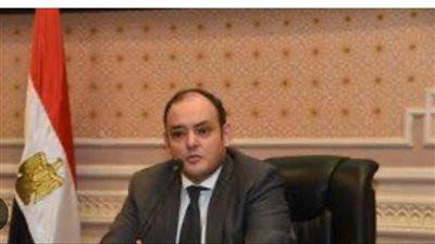 تنفيذاً لتوجيهات الرئيس.. وزير الصناعة يصدر قراراً بتيسر الاجراءات على اصحاب المنشأت الصناعية