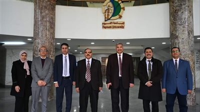 جامعة الفيوم تستقبل فريق الدعم الفني والمتابعة التابع لوزارة التعليم العالي والبحث العلمي 