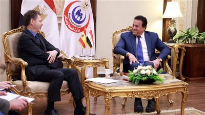 وزير الصحة يستقبل السفير الأسباني لدى مصر لبحث سبل التعاون المشترك