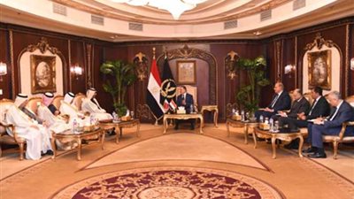 وزير الداخلية يستقبل وفدا أمنيا رفيع المستوى من قيادات وزارة الداخلية القطرية