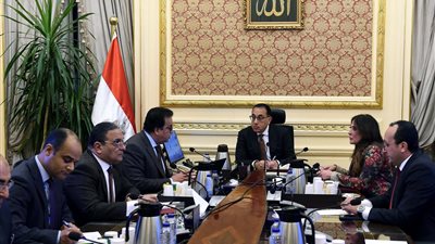 مدبولي يتابع مع وزير الصحة جهود النهوض بالرعاية الصحية 