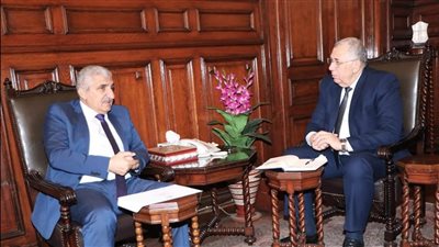 وزير الزراعة يبحث مع 