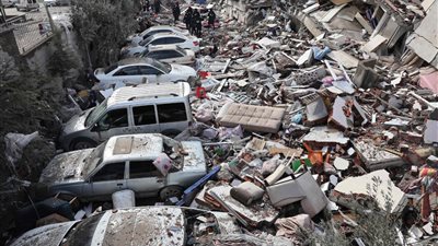 نشأ نتيجة الحركات الزلازلية.. 