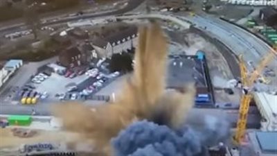 انفجار قنبلة من الحرب العالمية الثانية فى بريطانيا