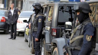 إنتحال صفة ضباط شرطة.. 