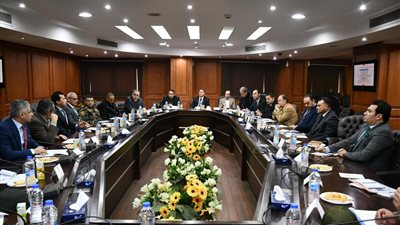 وزير الشباب والرياضة يناقش مقترح إدارة وتشغيل مدينة مصر الدولية للألعاب الأوليمبية