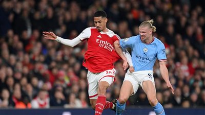 الدوري الإنجليزي.. التعادل الإيجابي يحسم الشوط الأول بين أرسنال ومانشستر سيتي