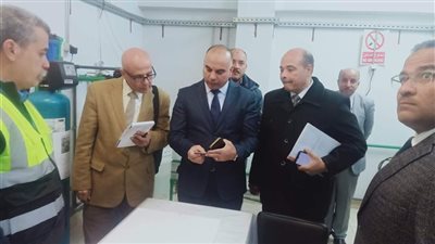 رئيس مصر للطيران للخدمات الأرضية يتفقد محطة مطار أسيوط الدولى