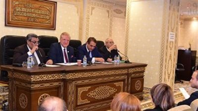 رئيس الجمارك: مصر لديها مصنع لإنتاج المحمول ينتج شهريا 100 ألف موبايل