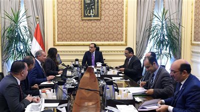 رئيس الوزراء يتابع الموقف التنفيذي لعدد من مشروعات التطوير العمراني بالمحافظات