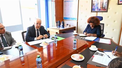 وزير الري يبحث مع وزيرة المياه والري الكينية سُبل تعزيز التعاون المشترك بين البلدين