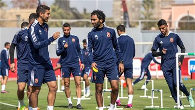 مفاجأة.. الزمالك وبيراميدز يدخلان في مفاوضات لضم نجم وقائد الأهلي