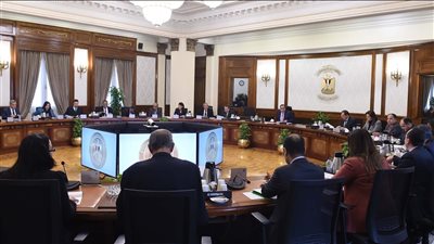 رئيس الوزراء يترأس اجتماع المجموعة الاقتصادية