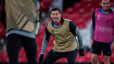 الدوري الأوروبي.. ليفاندوفسكي يقود هجوم برشلونة أمام مانشستر يونايتد