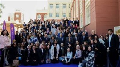 عمرو موسى يشارك في ندوة 