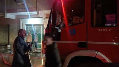 بدون إصابات أو خسائر.. السيطرة على حريق مخزن مواد بلاستيكية