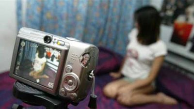 إحالة سيدة للجنايات هددت جارتها بنشر صور مخلة لها على مواقع التواصل