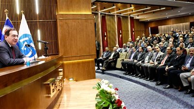 وزير البترول يؤكد أهمية الاستثمار في العقول للانطلاق نحو أفق جديدة من الإبداع والابتكار