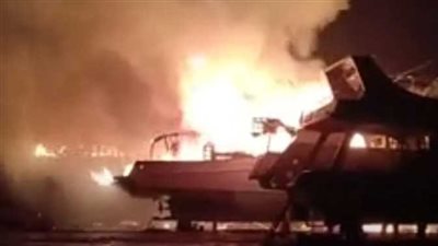 إندلاع حريق هائل في ميناء الصيد بالسويس