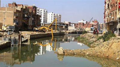 محافظ السويس ترسل سيارات محملة بمياه الشرب لدعم مناطق السلام