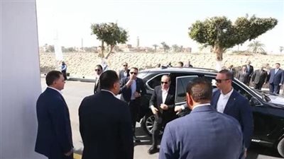 الرئيس السيسى يتفقد مشروعات 