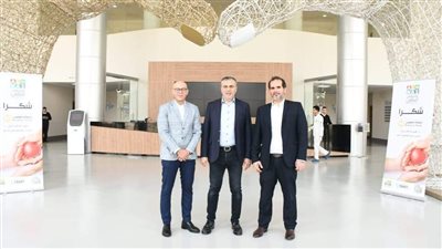 عمرو الليثي يقوم بزيارة الى مستشفي الناس.. صور