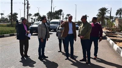  محافظ الفيوم يتفقد مشروعات رصف الطرق وأعمال الإنترلوك بالخطة الاستثمارية