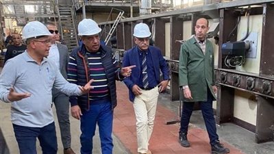 وزير قطاع الأعمال العام يتفقد مصانع شركة النصر للزجاج والبلور