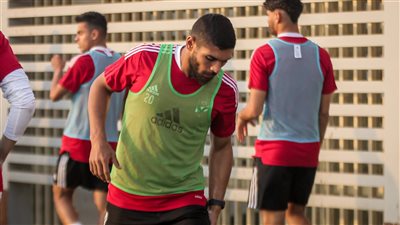 الدوري المصري.. شادي حسين يقود هجوم الأهلي أمام المقاولون العرب
