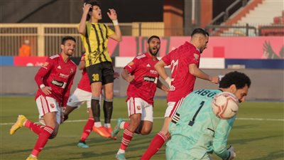 في شوط قوي.. الأهلي يتقدم على المقاولون العرب بثنائية في الدوري