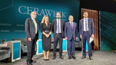 وزير البترول يشارك فى منتدى 