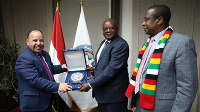 وزير المالية في لقائه بنظيره الزيمبابوى: مواجهة التحديات الاقتصادية العالمية بحزمة تحفيزية لزيادة الإنتاج