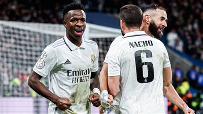 كلاسيكو الأرض.. بنزيما يقود هجوم ريال مدريد لمواجهة برشلونة في كأس ملك إسبانيا