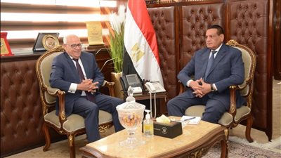 وزير التنمية المحلية يتابع مع محافظ بورسعيد معدلات تنفيذ المشروعات التنموية والخدمية