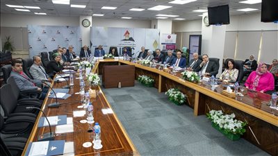 معلومات الوزراء يبحث 