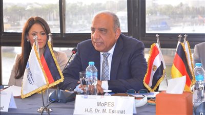 المهندس محمود  عصمت: حوافز وتيسيرات لمشروعات إنتاج الهيدروجين الأخضر 