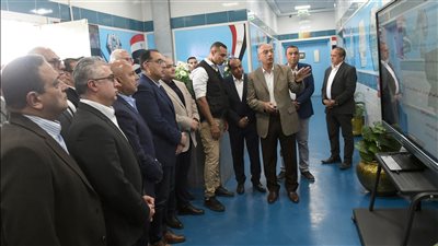 رئيس مجلس الوزراء يشهد افتتاح المعامل المركزية الجديدة بميناء العين السخنة