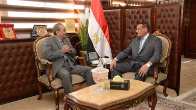وزير التنمية المحلية يتابع مع محافظ الإسماعيلية ملف المشروعات المتعثرة