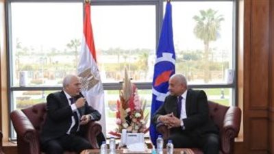 وزير التعليم يوجه بالحد من الدروس الخصوصية خلال زيارته للسويس