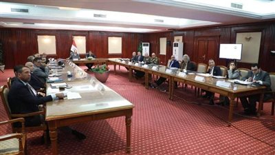 وزير الصحة يؤكد ضرورة الإسراع في بدء أنشطة المجلس الصحي المصري