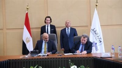 النقل توقع بروتوكولا لافتتاح برامج أكاديمية مصر للنقل السككى مع ألستوم الفرنسية