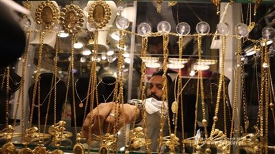 أسعار الذهب والدولار.. خسائر بالجملة في سوق الصاغة