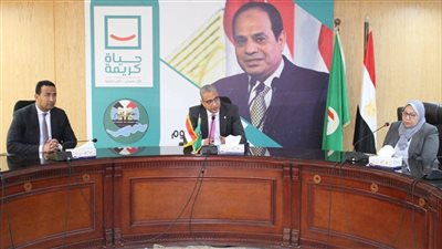 محافظ الفيوم يكرم الأمهات المثاليات المشاركات بمسابقة الأم المثالية