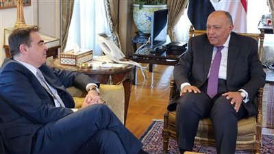 وزير الخارجية يستقبل نائب رئيسة المفوضية الأوروبية والمفوض الأوروبي