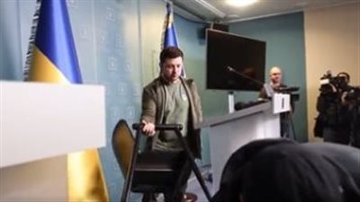 الرئيس الأوكراني يزور موقعا على خط المواجهة فى زابوريجيا