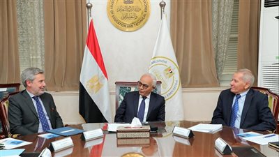 بعد إستقبال سفير ايطاليا بمصر.. قرار هام من وزير التعليم 