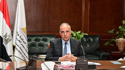 الدكتور سويلم يتابع موقف مشروعات إعادة إستخدام مياه الصرف الزراعى