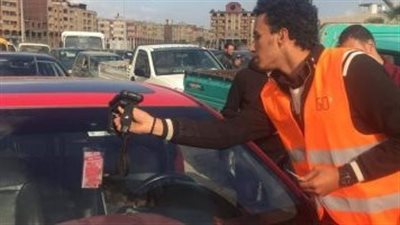 تحرير 2309 مخالفات عدم تركيب الملصق الإلكترونى