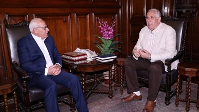 وزير الزراعة ومحافظ بورسعيد يبحثان سبل تحقيق التنمية الزراعية وملف تقنين الأراضي